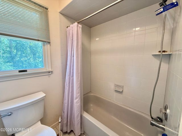6 Seaman Road, Freehold, NJ 07728