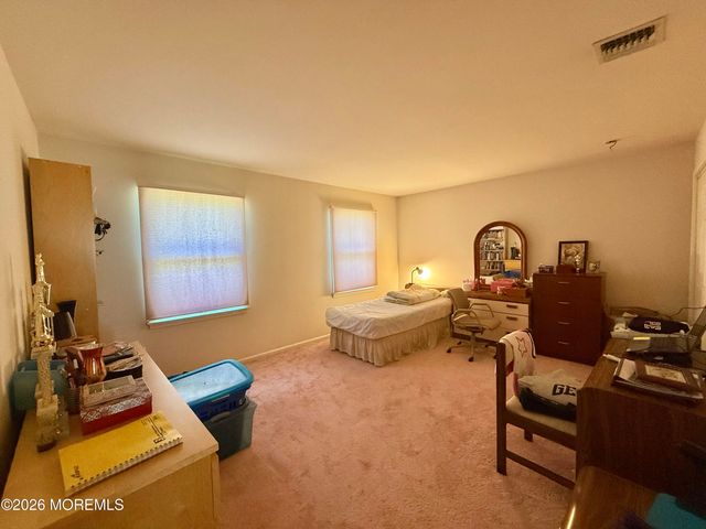 6 Seaman Road, Freehold, NJ 07728