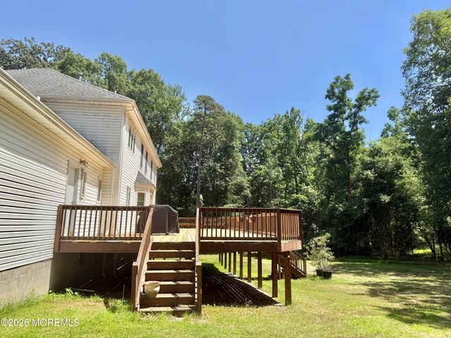 6 Seaman Road, Freehold, NJ 07728