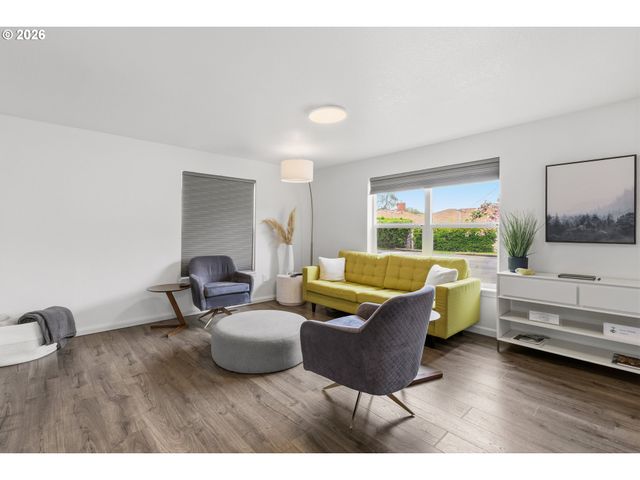 1189 Nw LANAIAS Way, Roseburg, OR 97471