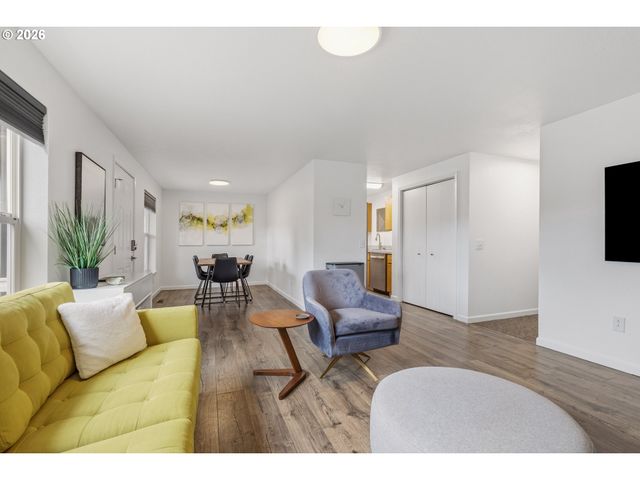 1189 Nw LANAIAS Way, Roseburg, OR 97471