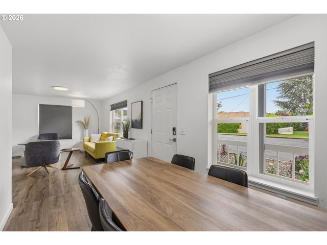 1189 Nw LANAIAS Way, Roseburg, OR 97471