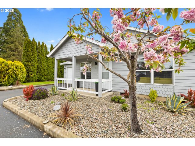 1189 Nw LANAIAS Way, Roseburg, OR 97471