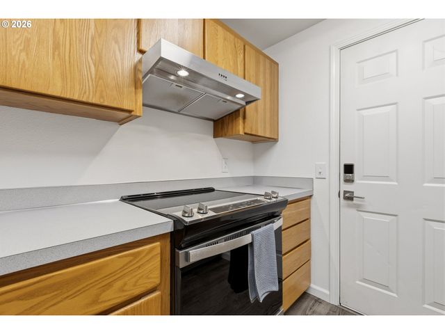 1189 Nw LANAIAS Way, Roseburg, OR 97471