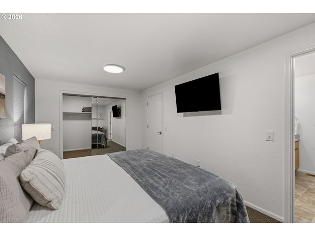 1189 Nw LANAIAS Way, Roseburg, OR 97471