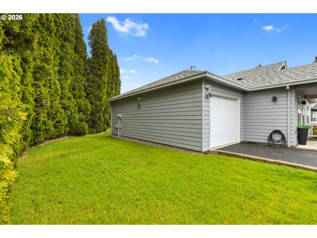 1189 Nw LANAIAS Way, Roseburg, OR 97471