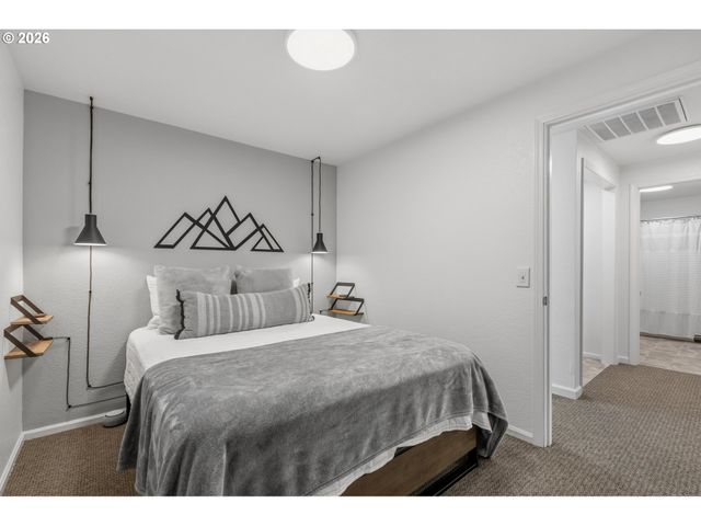 1189 Nw LANAIAS Way, Roseburg, OR 97471