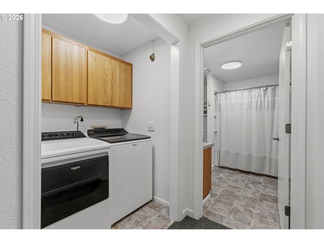 1189 Nw LANAIAS Way, Roseburg, OR 97471