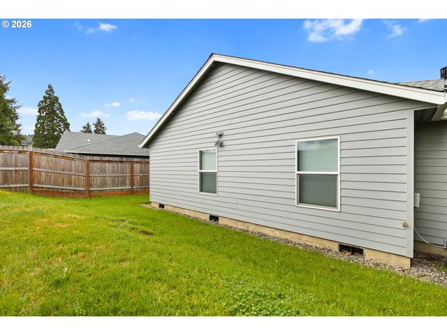 1189 Nw LANAIAS Way, Roseburg, OR 97471