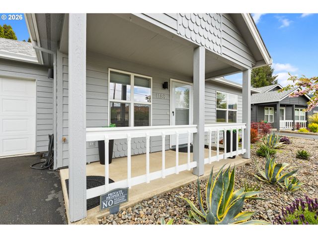 1189 Nw LANAIAS Way, Roseburg, OR 97471