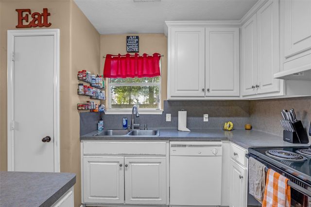 16368 Many Trees Lane, Conroe, TX 77302