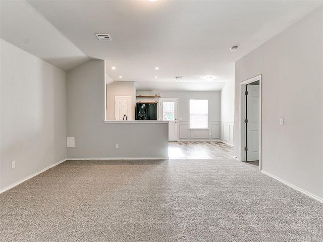 9732 Glover River Drive, Yukon, OK 73099
