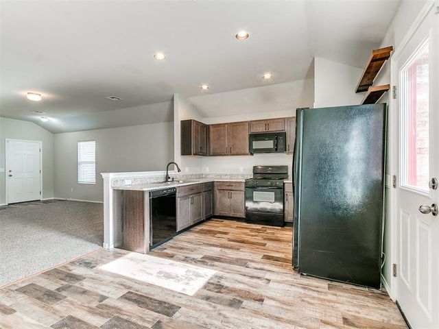 9732 Glover River Drive, Yukon, OK 73099