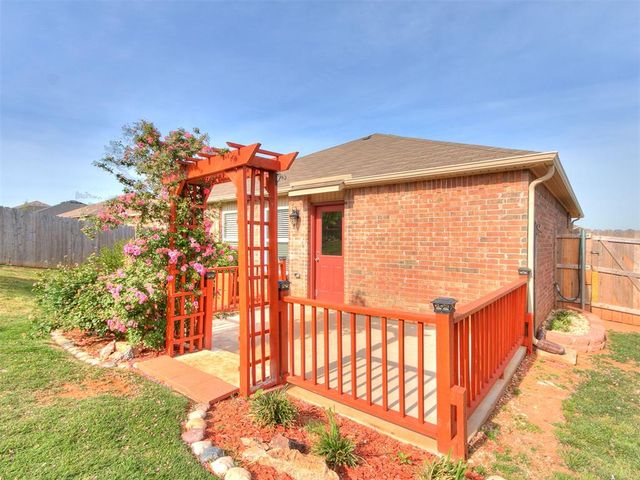 9732 Glover River Drive, Yukon, OK 73099