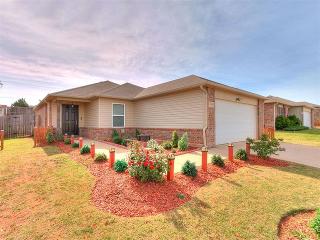 9732 Glover River Drive, Yukon, OK 73099