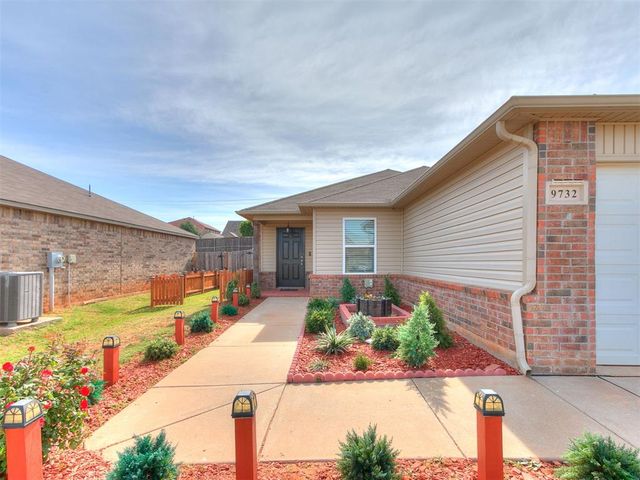 9732 Glover River Drive, Yukon, OK 73099
