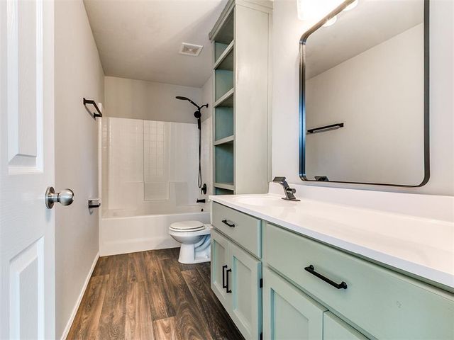 9732 Glover River Drive, Yukon, OK 73099