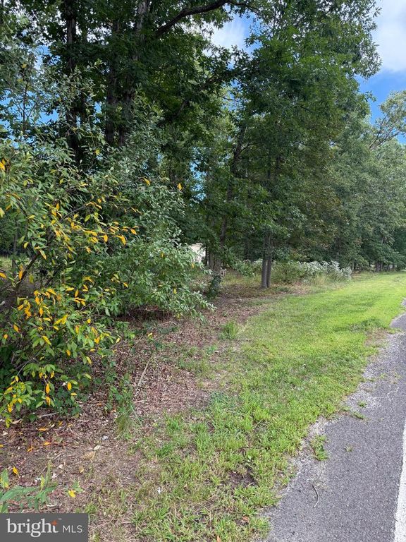 BANOR AVE, WATERFORD WORKS, NJ 08089 — exterior