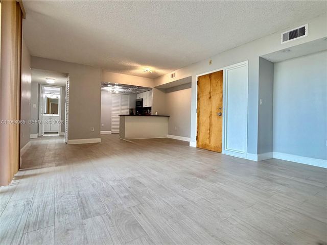 2075 SW 122nd Ave 209, Miami, FL 33175