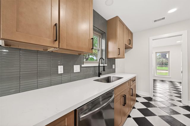 11906 Meadowdale Drive, Stafford, TX 77477