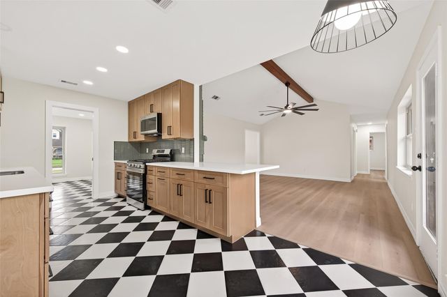 11906 Meadowdale Drive, Stafford, TX 77477