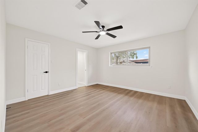 11906 Meadowdale Drive, Stafford, TX 77477