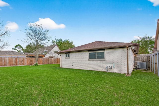 11906 Meadowdale Drive, Stafford, TX 77477