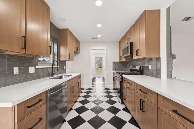 11906 Meadowdale Drive, Stafford, TX 77477