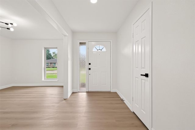 11906 Meadowdale Drive, Stafford, TX 77477