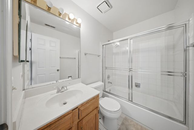 206 Glasgow Lane B206, Schaumburg, IL 60194