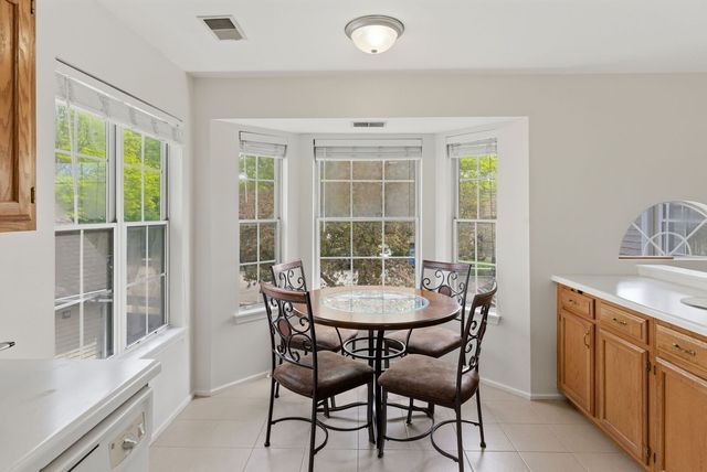 206 Glasgow Lane B206, Schaumburg, IL 60194