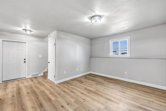 1521 BISMARCK AVENUE, Oshkosh, WI 54902