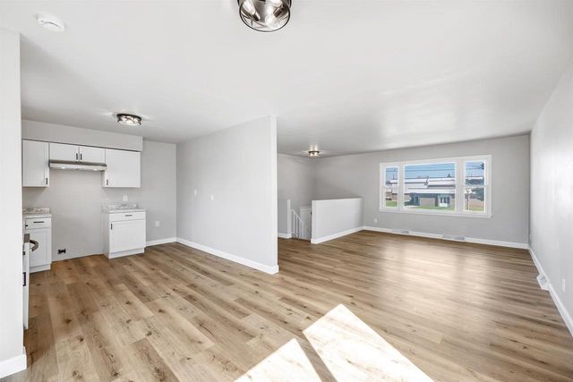 1521 BISMARCK AVENUE, Oshkosh, WI 54902