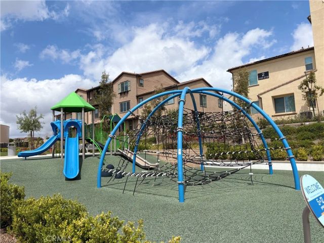 2113 Crescent Moon, Upland, CA 91786