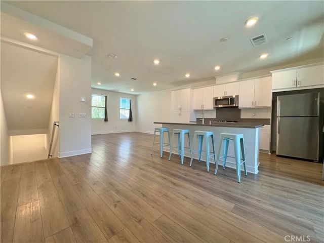 2113 Crescent Moon, Upland, CA 91786