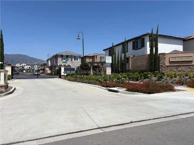 2113 Crescent Moon, Upland, CA 91786