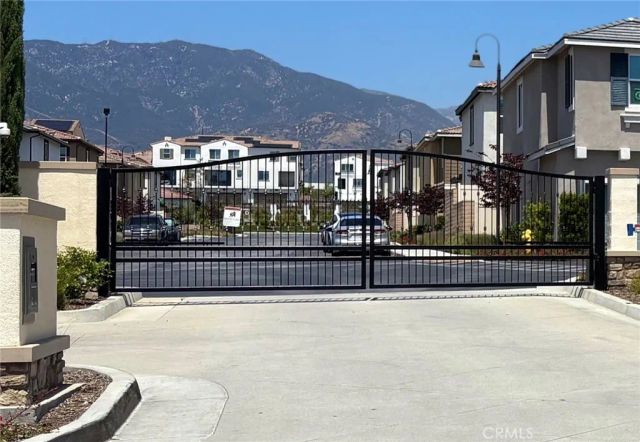 2113 Crescent Moon, Upland, CA 91786