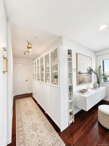 3749 81st Street 7D, Jackson Heights, NY 11372