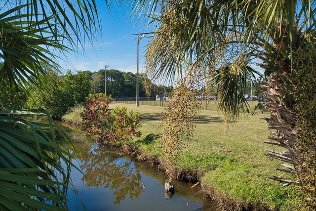 362 NE Kepner Drive, Fort Walton Beach, FL 32548