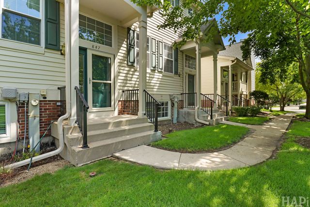 847 Essex Circle, Grayslake, IL 60030