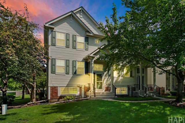 847 Essex Circle, Grayslake, IL 60030