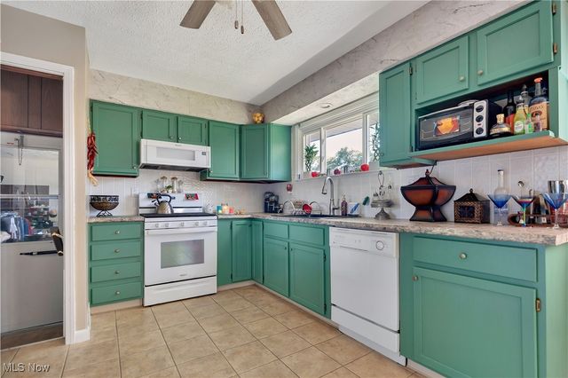 3544 Raber Terrace, Green, OH 44685