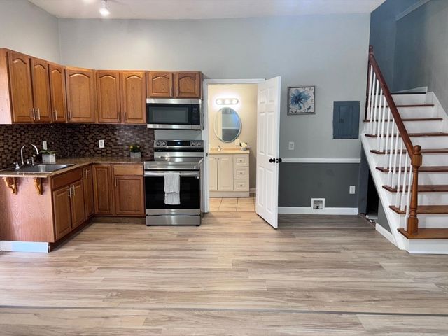 26 Main St 2, Spencer, MA 01562