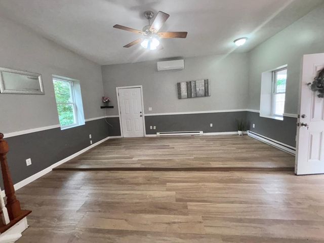 26 Main St 2, Spencer, MA 01562