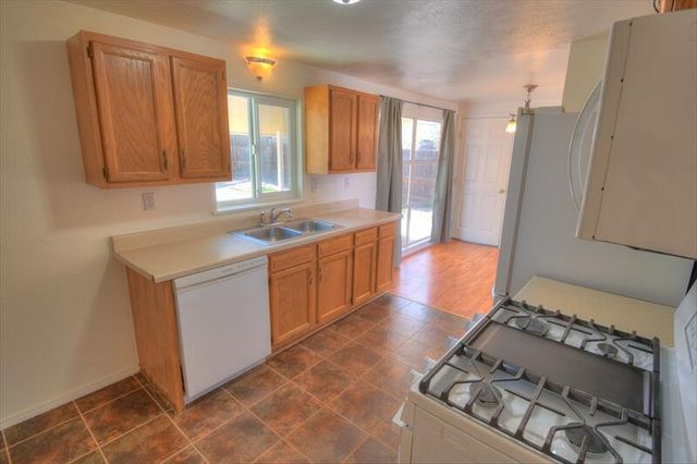 1128 Shirley Street NE, Albuquerque, NM 87112