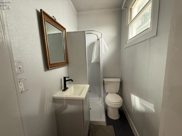 E 118 5th Street, Port Clinton, OH 43452