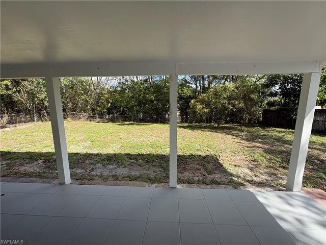5285 19 PL, Naples, FL 34116