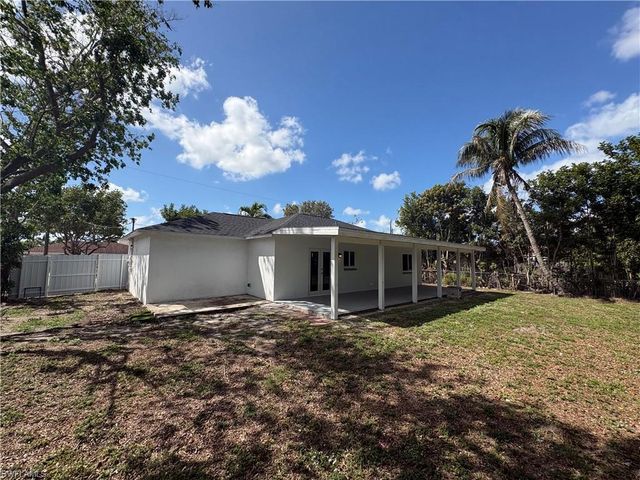 5285 19 PL, Naples, FL 34116
