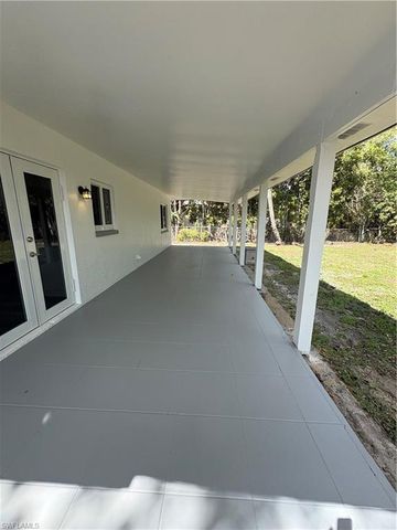 5285 19 PL, Naples, FL 34116