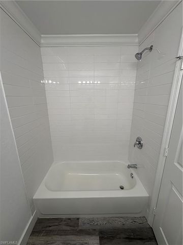 5285 19 PL, Naples, FL 34116